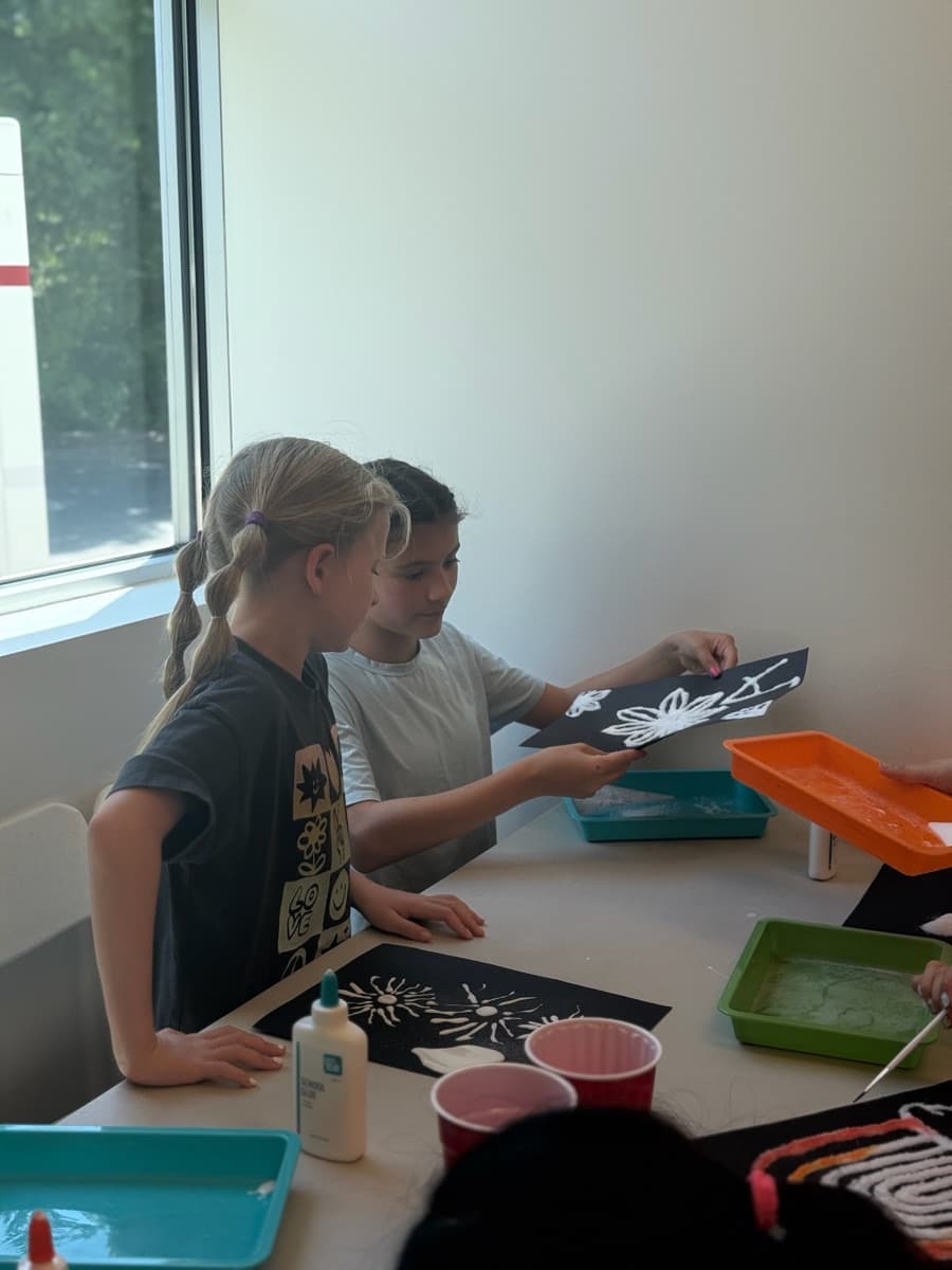 Kids learning together at the Little Dreamers Tigard facility